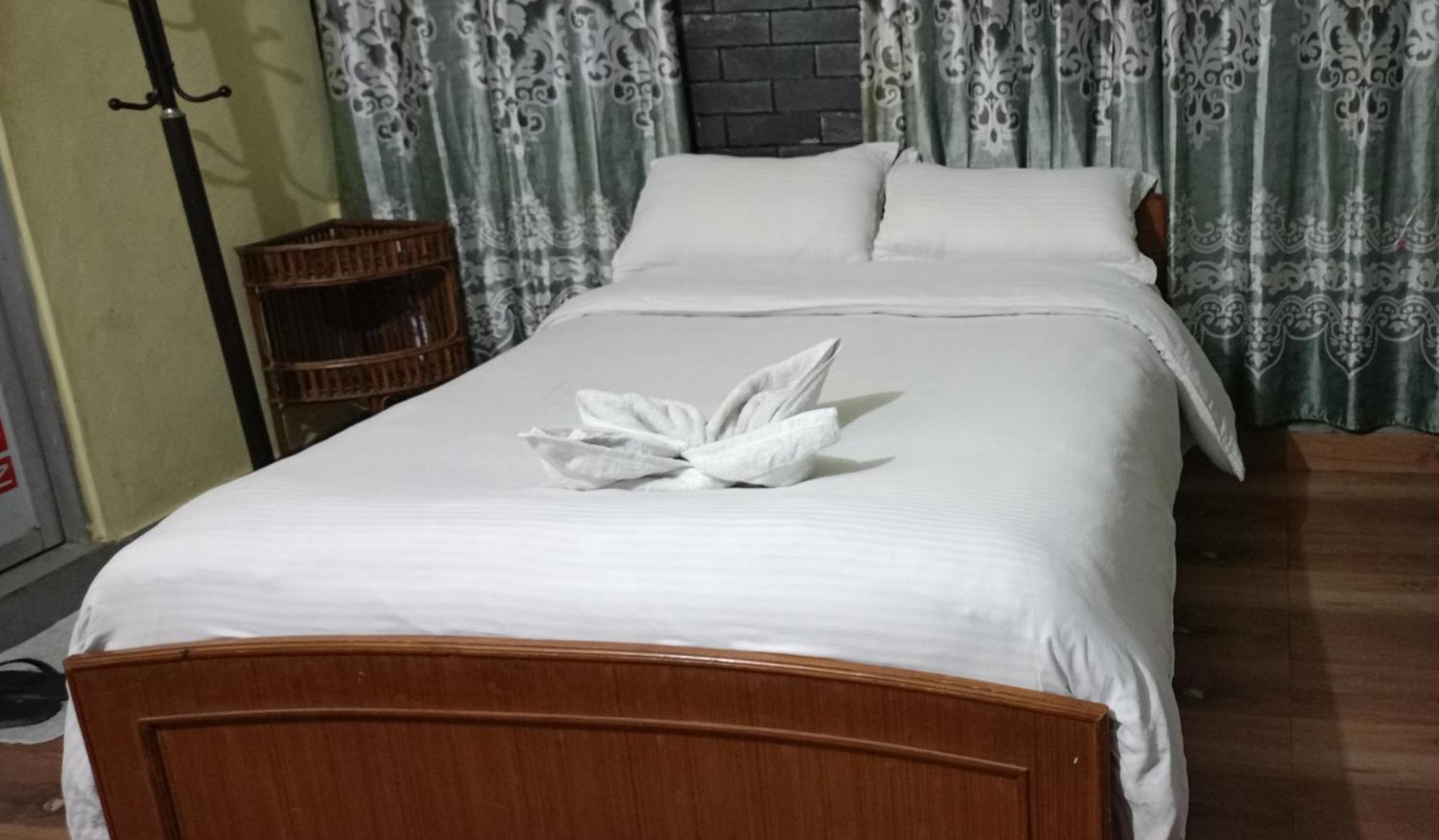 Pokhara Metro Eco Hotel Room photo